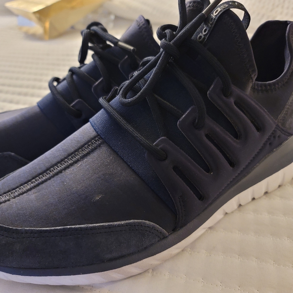 Adidas - Picture 3 of 5